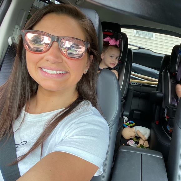 Meet your Posher, Samantha - Picture 1 of 1